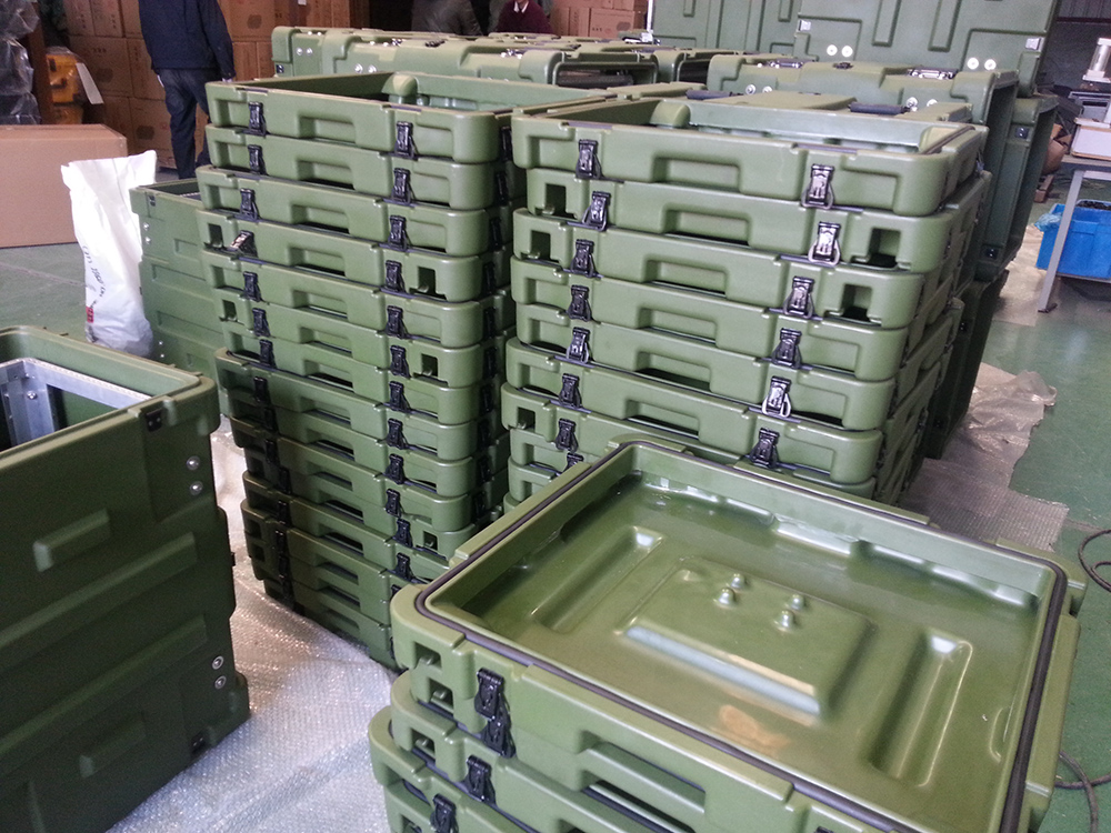 三軍行5U減震機架箱服務(wù)器機柜詳細介紹滾塑箱